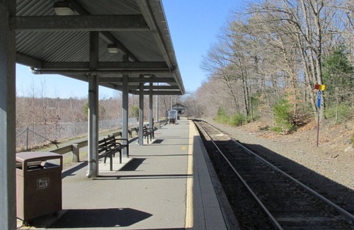 Foxboro Casa | Family Retreat! 3 Relaxing Units, Free Parking, Quick Drive to Gillette Stadium!