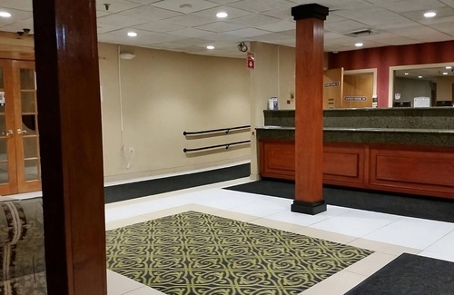 Foxboro Casa | Family Retreat! 3 Relaxing Units, Free Parking, Quick Drive to Gillette Stadium!