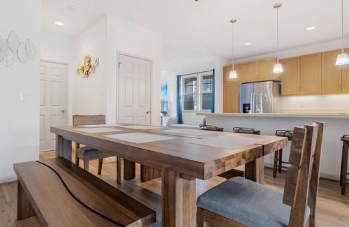 Makaha Valley Casa | Family Retreat in Mākaha Valley | Sleeps 14 + Beach Gear