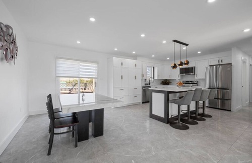 Charlottetown Casa | Family Retreat – King Bed, Jacuzzi & Big Backyard