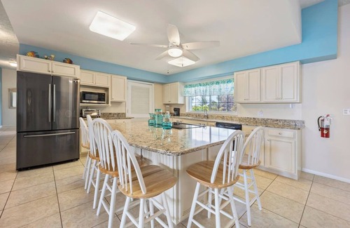 Cudjoe Key Casa | Frente al mar con muelle, piscina y jacuzzi