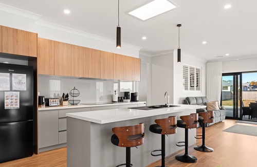 Coronet Bay Casa | Family retreat on ½ acre near Phillip Island — pet-friendly & modern.
