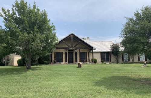Fort Worth Casa | Family Retreat Property