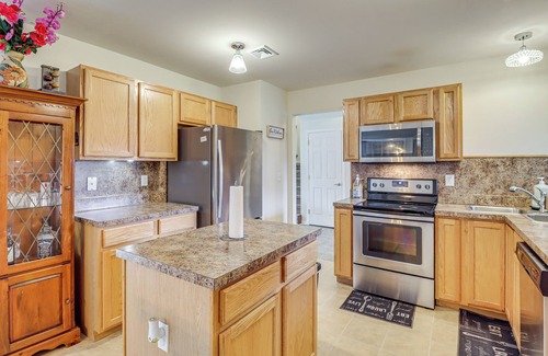 Long Pond Casa | Family Retreat w/ 2 Game Rooms & Deck in Long Pond