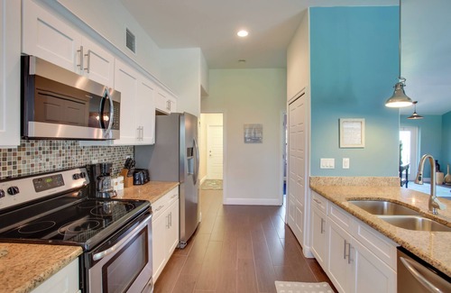 Pelican Casa | Family Retreat w/Backyard Oasis in Cape Coral!