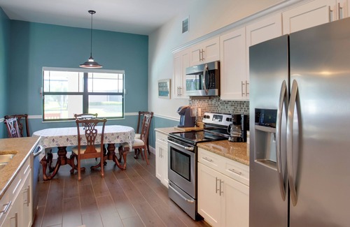 Pelican Casa | Family Retreat w/Backyard Oasis in Cape Coral!