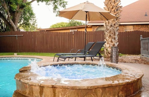 North San Antonio - SAT Casa | Family Retreat w/ Heated Pool + Slide + Hot Tub!