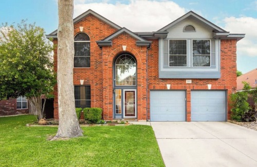 North San Antonio - SAT Casa | Family Retreat w/ Heated Pool + Slide + Hot Tub!