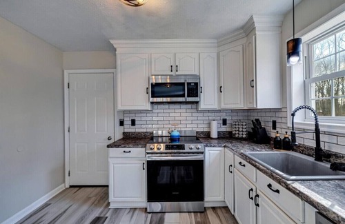 Cresco Casa | Family Retreat w/ Pool & Views!