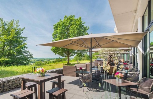 Wageningen Casa | Family Retreat w/Scenic Views, Onsite Dining | Nature Trails & Wellness Access