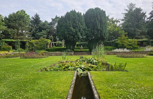 Wageningen Casa | Family Retreat w/Scenic Views, Onsite Dining | Nature Trails & Wellness Access