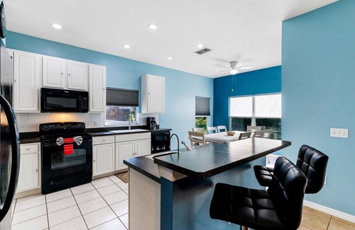 Crescent Lakes Casa | Family Retreat with Incredible private pool area