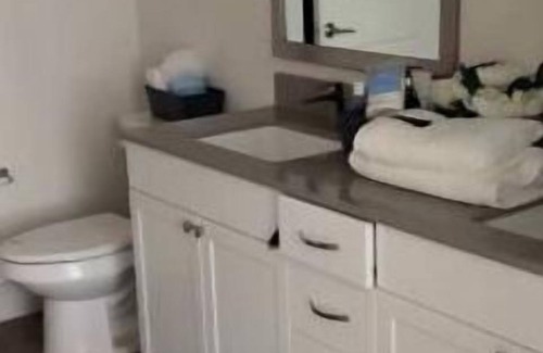Cypress Casa | Family Retreat with Island Kitchen/EV Charging