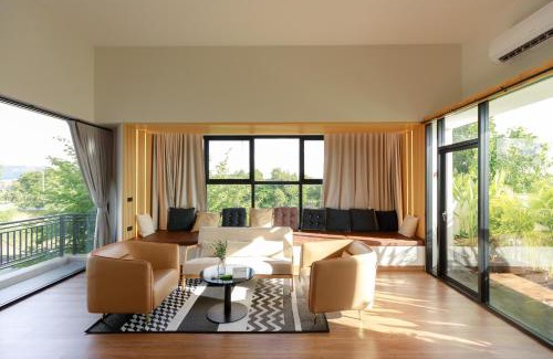 Lampang Apartamento | Family Room by 233Poshtel