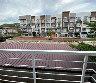 Minglanilla Apartamento | Family Room Condo in Minglanilla