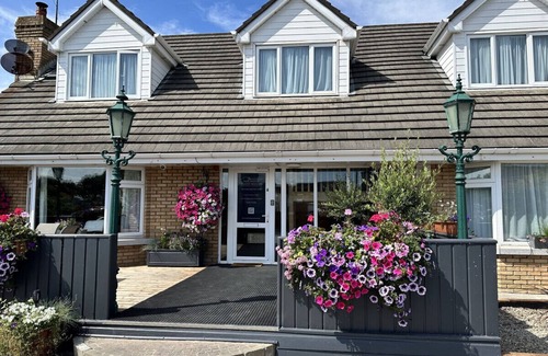 Malahide Casa | Family room (en-suite) in a cozy Guest House, beside pretty Malahide Village, Castle and near Dublin Airport