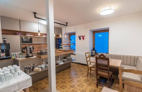 Zell am See Cabaña | Family room, shower, WC, non-smoking - Pension Max