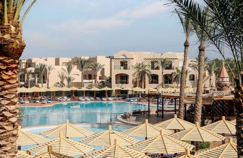 Sharm El Sheikh Complejo | Family Room w/ Tennis Court Access, Pool & Private Beach – Adventure Awaits