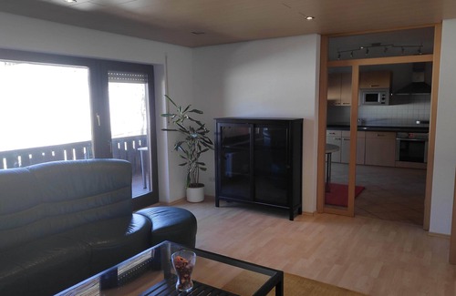 Breitnau Apartamento | Family room with shower and WC