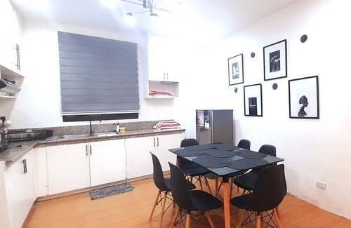 Guadalupe Apartamento | Family size 2-Bedroom Apartment in Cebu City with 400mbps Wi-Fi