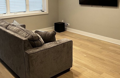 Bronzeville Casa | Family-sized 4 bedroom Oasis, 5 minutes from McCormick place and White Sox park