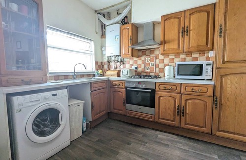Cathays Casa | Family-sized comfort - Walk to Lake & City Centre