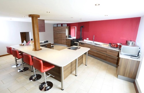 Desertines Casa | Family sized Holiday Home - 5 big bedrooms | pool | games room | WIFI | no pets