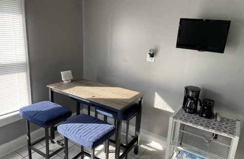 Wildwood Crest Condominio | Family Sized, Pet Friendly Condo. Two Blocks to Everything!