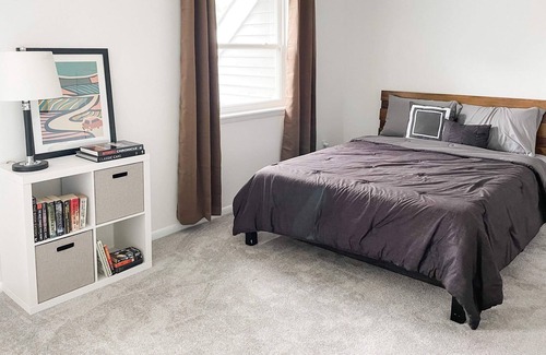 Norfolk - Virginia Beach Casa | Family-sized townhome w/ entertainment 12 min from the beach!