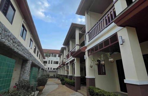Cha-am Casa | Family-sized townhouse, a few minutes walk to Cha-am beach and restaurants.