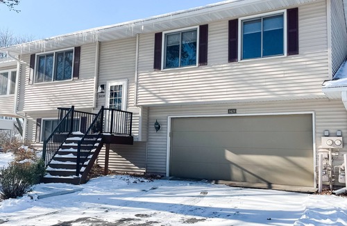 Brooklyn Park Casa | Family-Sized Townhome near Minneapolis!