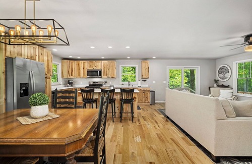 Simpson Casa | Stargaze w/Family + 14 min from Legacy Farm!