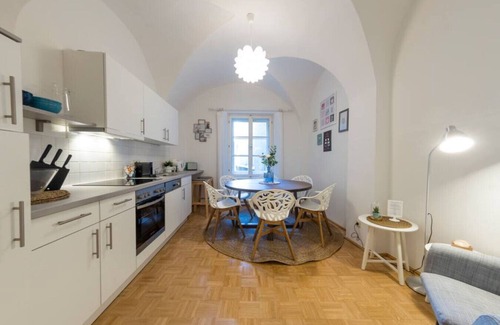 Lend Apartamento | Family Stay Near Kunsthaus Graz | Sleeps 6