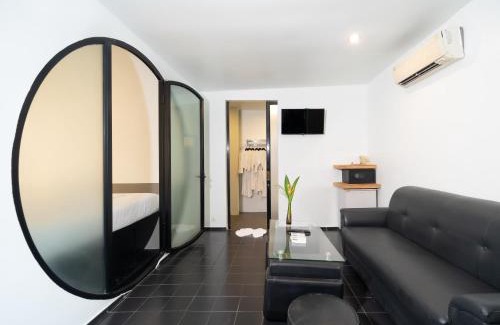 Siem Reap Cama Y Desayuno | Family-Style 3-Bedroom Unique Villa by Tunnel