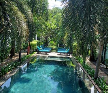 Siem Reap Cama Y Desayuno | Family-Style 3-Bedroom Unique Villa by Tunnel