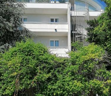 Torre Pedrera Apartamento | Family Suite Appartments Orchidea Blu
