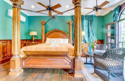 Bullet Tree Falls Casa | Family Suite @ Mahogany Hall