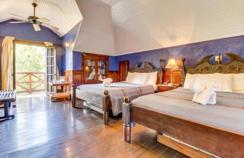 Bullet Tree Falls Casa | Family Suite @ Mahogany Hall