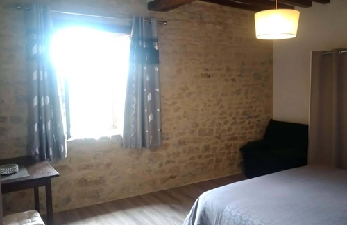 Juaye-Mondaye Casa | Family suite with 2 bedrooms, sleeps 4 at the Ferme Manoir Saint Barthélemy