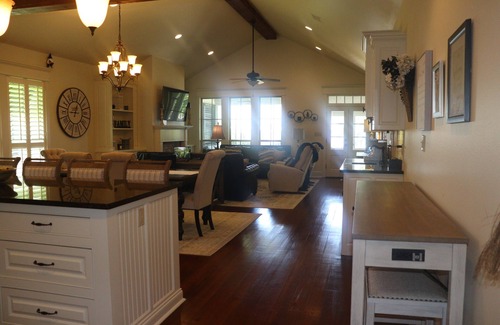Ventress Casa | "Family Ties" - False River Home Away from Home - Sleeps 10