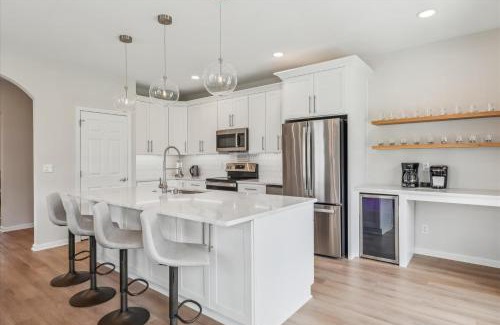 Sun Ridge Casa | Family Townhouse - Coastal Charm at Bayside Golf Cart Access Pools