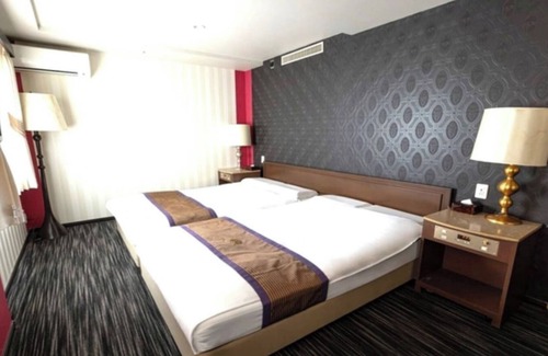 Nishishinsaibashi Hotel | Family Twin Room Nonsmoking|For consecutive n / Osaka Ōsaka