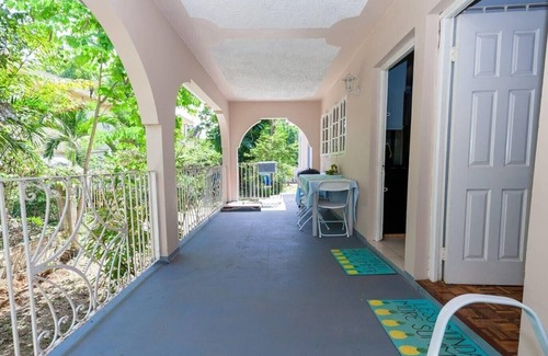 West End Villa | Family type Villa. 5 minutes fr cliff diving, 10 minutes fr beach.