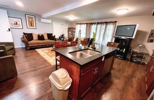 Northbrook Apartamento | Family union get together