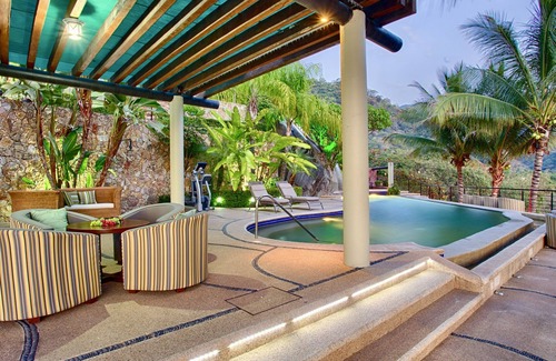 Boca de Tomatlan Apartamento | Family vacation home, 10 miles from downtown Pv romantic zone, ocean frontage