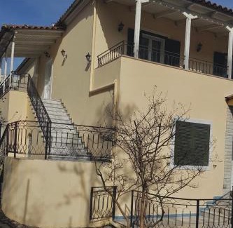 Gjirokaster Apartamento | Family Vacation Home