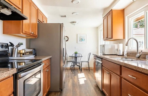 Sherwood Forest and Thistle Development Casa | Family Vacation Home, Spa & Big Pool, Game Room, 8 minutes to Disney✨
