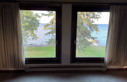 Warroad Casa | Family vacation or a crafting weekend in this quiet family home with lake views.