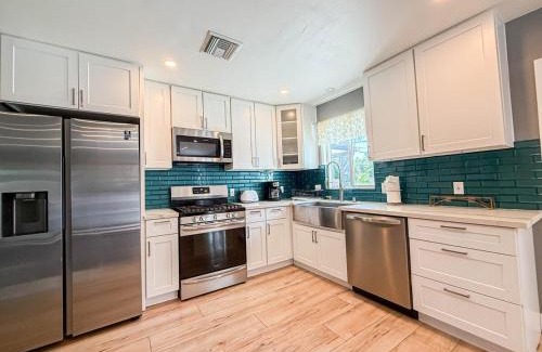Calabasas Casa | Family Vacation Spot - 4BR Home - FB - Cal