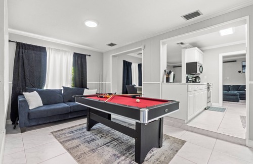 Croissant Park Casa | Family Vacation Gem: 5 Min to Airport, 15 to Beach